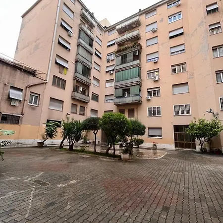 Apartment Metro Lucio Sestio