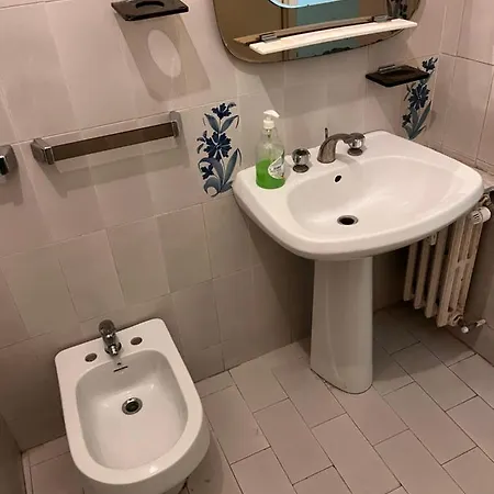 Metro Lucio Sestio Apartment *